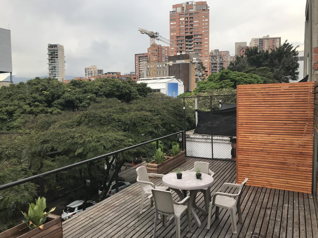 Two Br Apartment Lleras Меделин Екстериор снимка